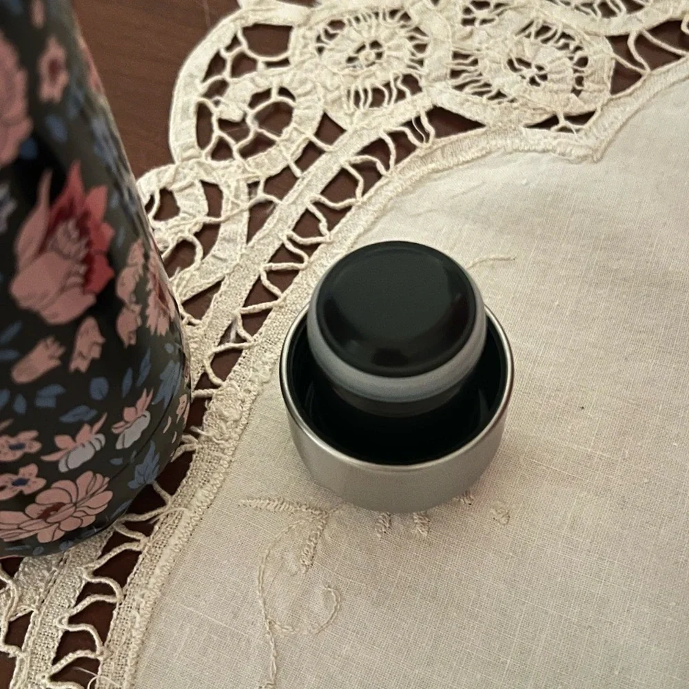 Starbucks SWELL Liberty of London Fabrics, Blue Floral Paisley Flowers - Picture 4 of 5